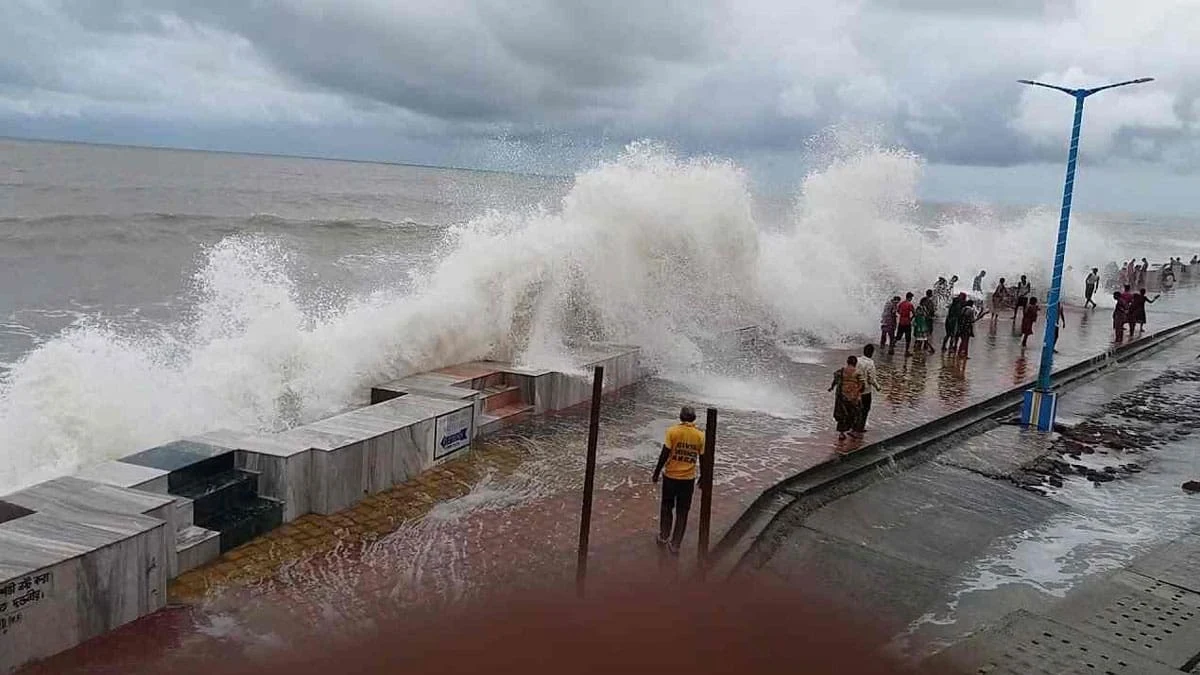 বঙ্গোপসাগরে ঘূর্ণিঝড়ের আশঙ্কা, শক্তিশালী হচ্ছে নিম্নচাপ