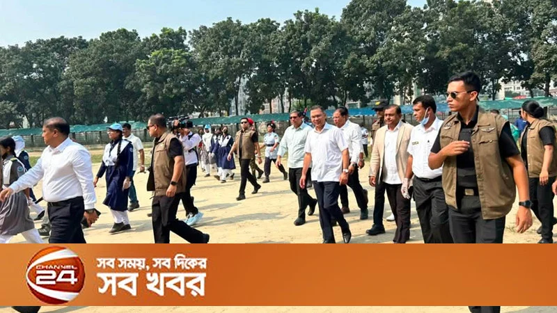 প্রধানমন্ত্রীর সাড়ে চার ঘণ্টায় রাজধানীর ১৩ স্পট পরিদর্শন, আজিমপুরে অপরিচ্ছন্নতায় অসন্তোষ
